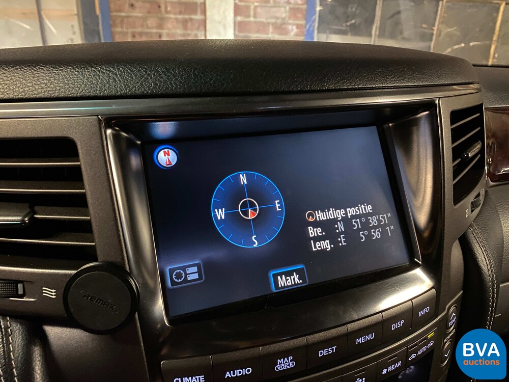 Lexus LX570 380 PS 2017.