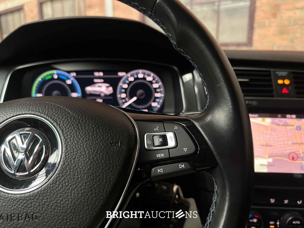 Volkswagen e-Golf 136pk 2019 (Origineel-NL), ZF-315-L