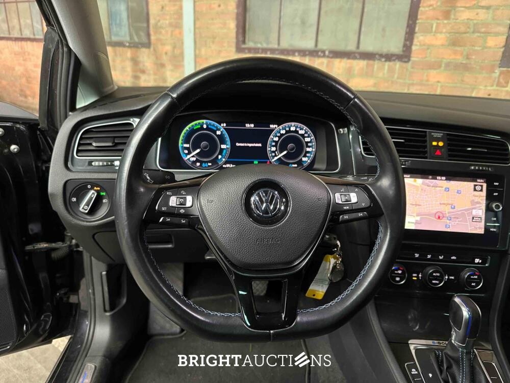 Volkswagen e-Golf 136pk 2019 (Origineel-NL), ZF-315-L