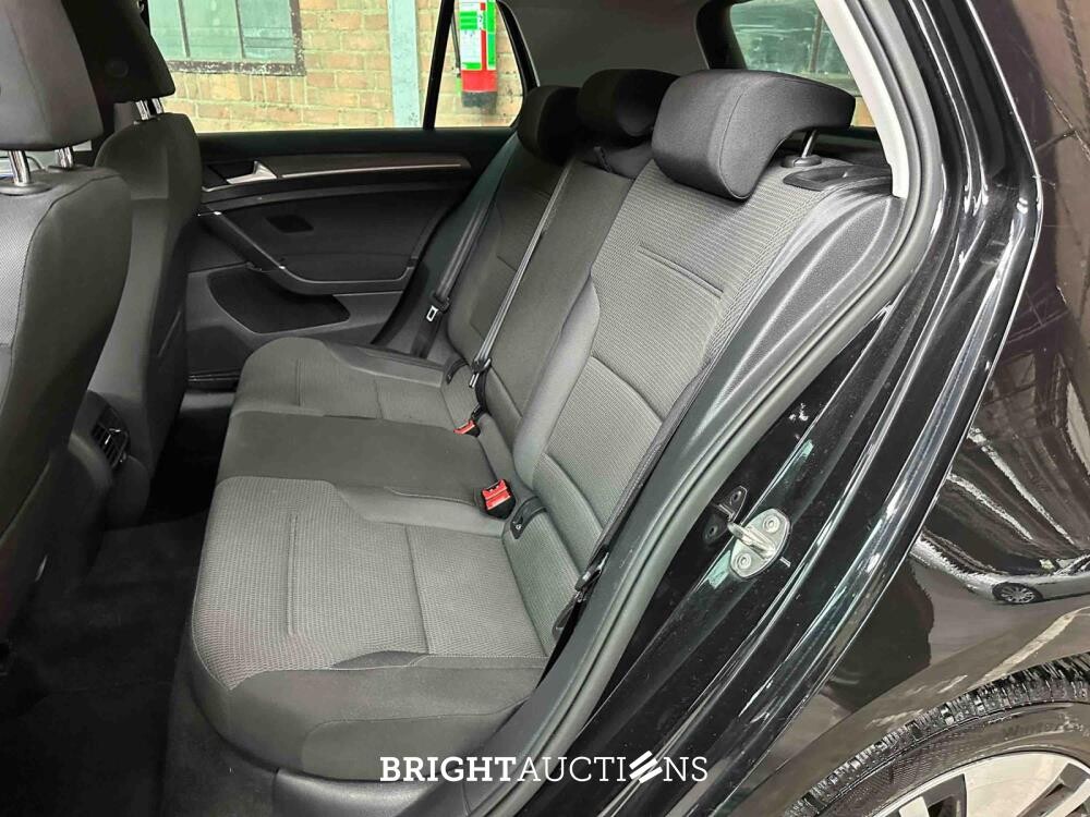 Volkswagen e-Golf 136pk 2019 (Origineel-NL), ZF-315-L