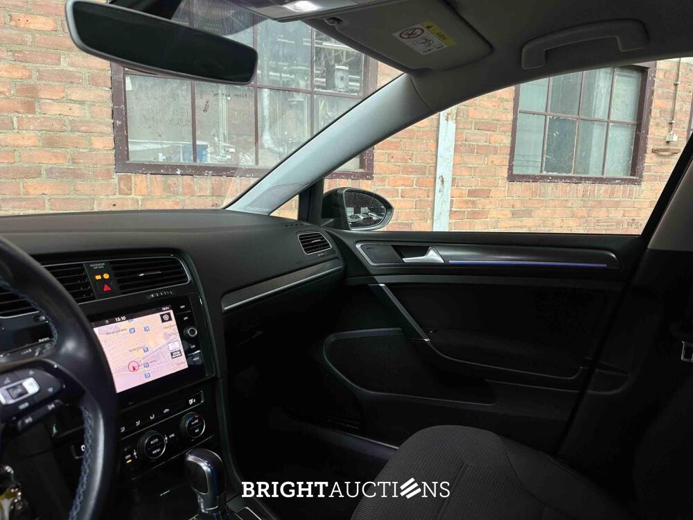 Volkswagen e-Golf 136pk 2019 (Origineel-NL), ZF-315-L