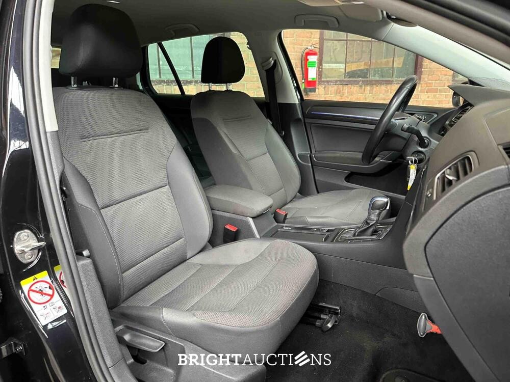 Volkswagen e-Golf 136pk 2019 (Origineel-NL), ZF-315-L