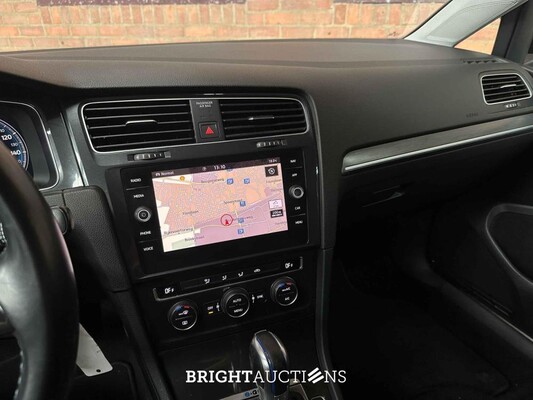 Volkswagen e-Golf 136pk 2019 (Origineel-NL), ZF-315-L