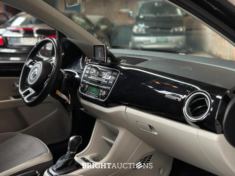 Volkswagen e-Up! 82pk 2015, R-694-XD