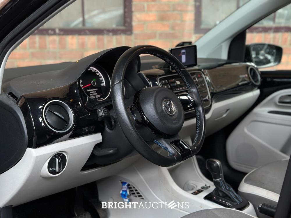 Volkswagen e-Up! 82pk 2015, R-694-XD