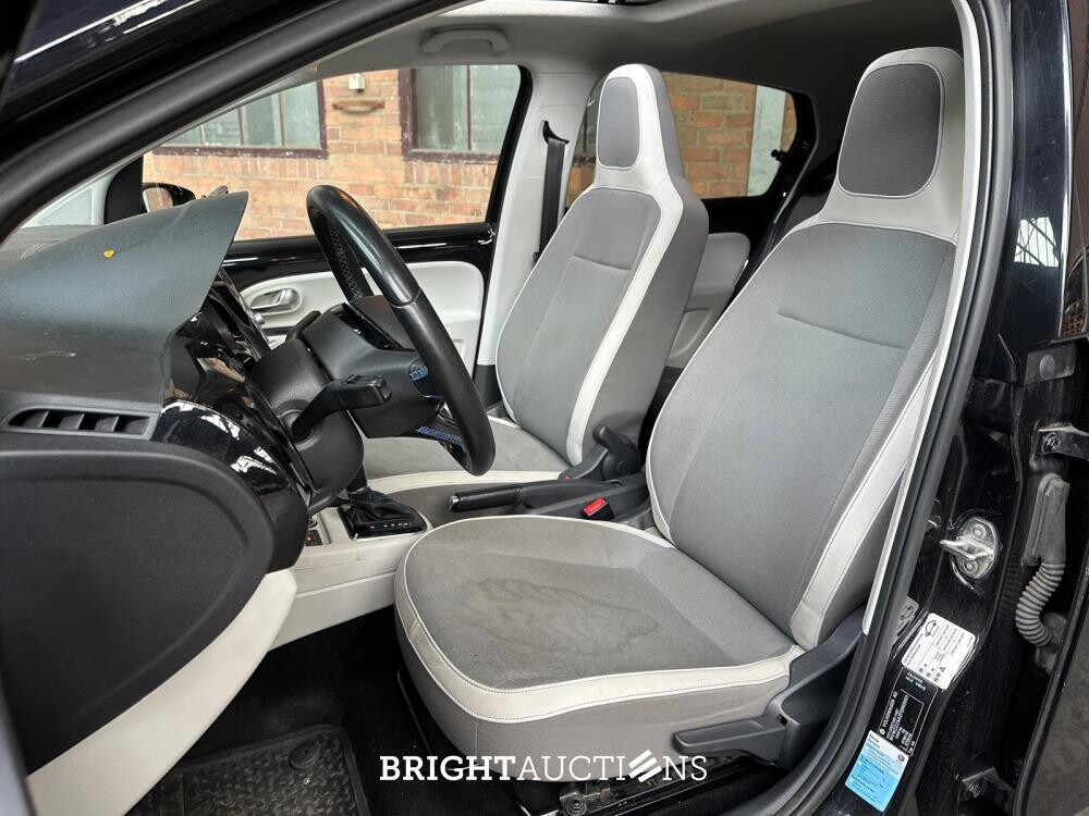 Volkswagen e-Up! 82pk 2015, R-694-XD