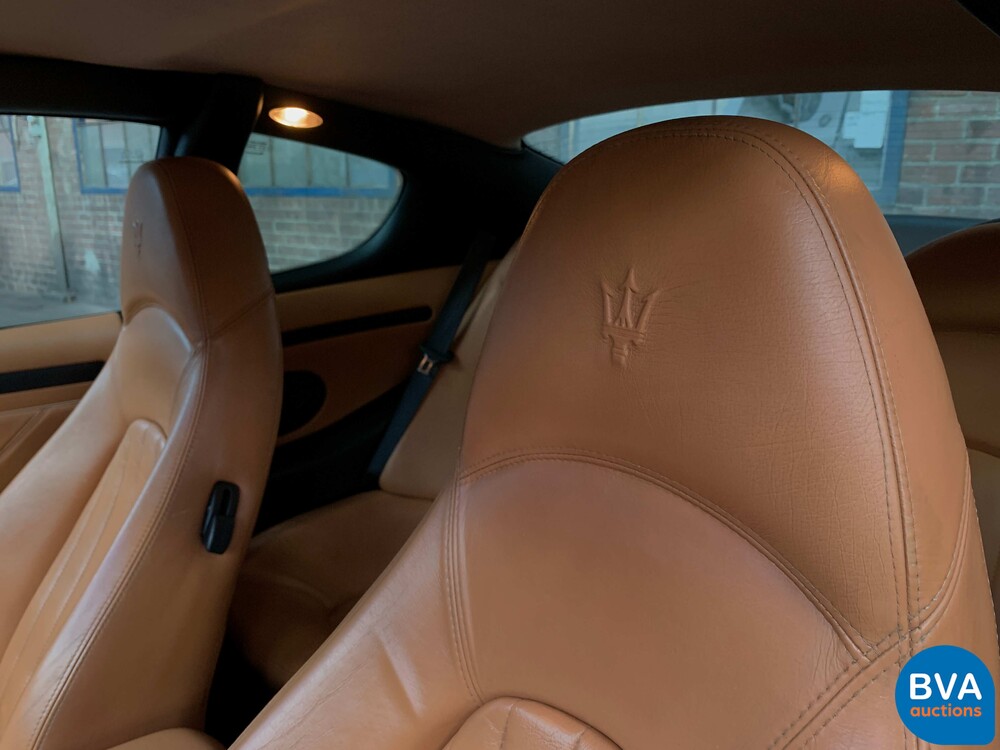 Maserati 4200GT Coupé 4.2 V8 Cambiocorsa 390pk 2003, JS-810-T