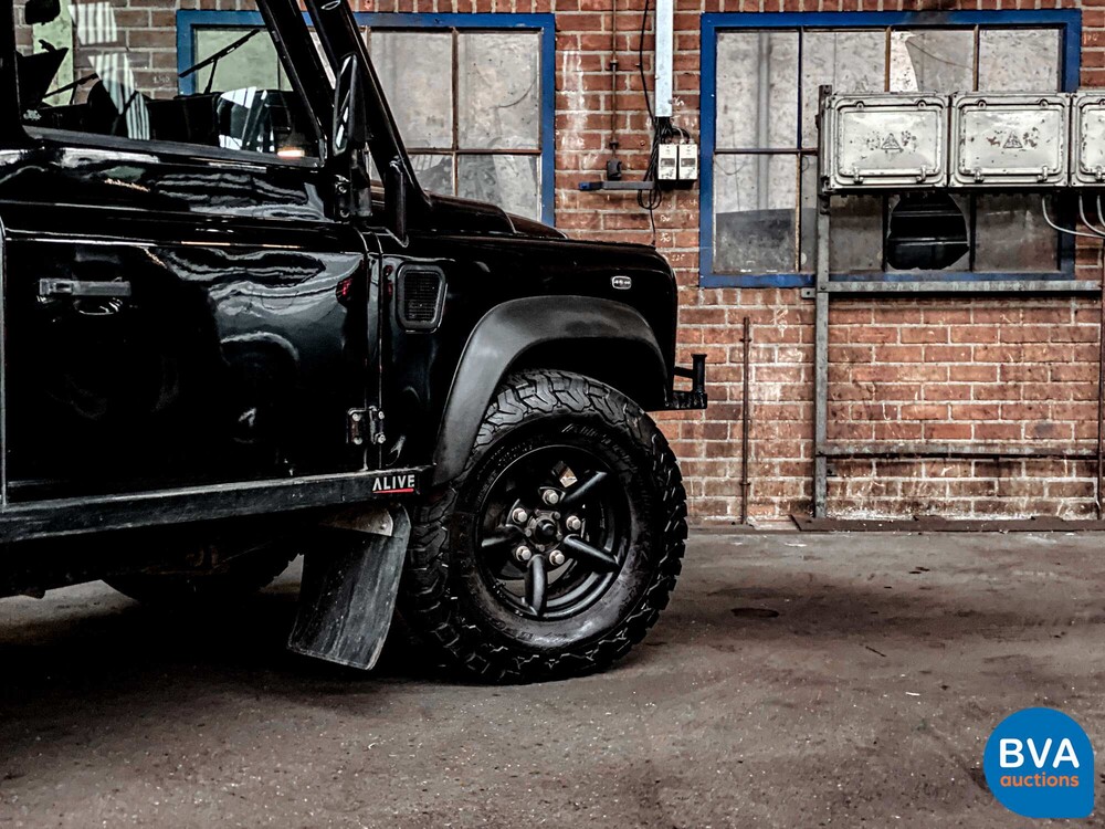 Land Rover Defender 110 2.4 TD SE 2010, 9-VRL-74