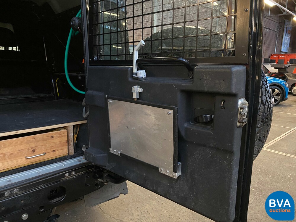 Land Rover Defender 110 2.4 TD SE 2010, 9-VRL-74