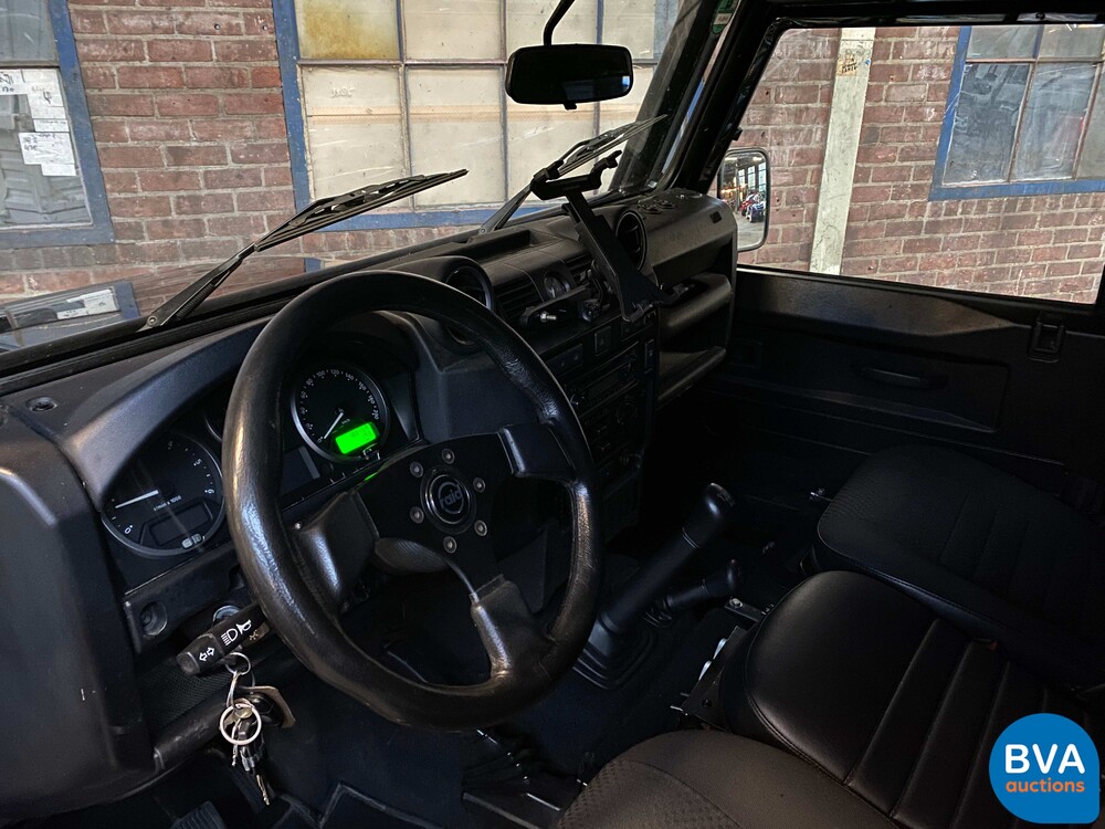 Land Rover Defender 110 2.4 TD SE 2010, 9-VRL-74