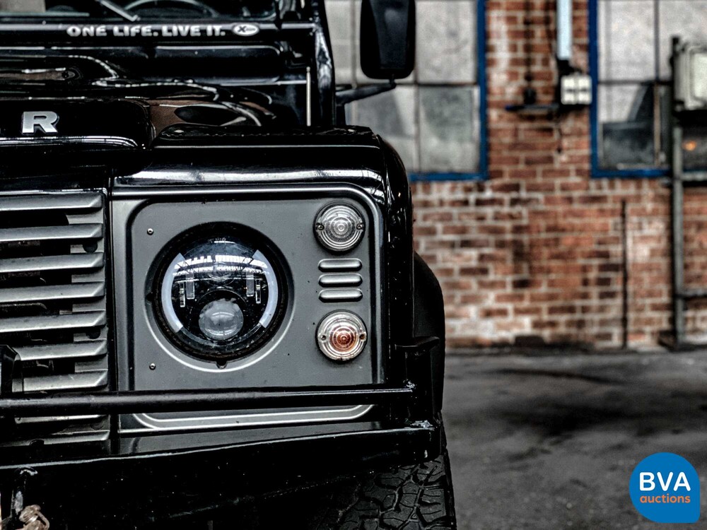 Land Rover Defender 110 2.4 TD SE 2010, 9-VRL-74