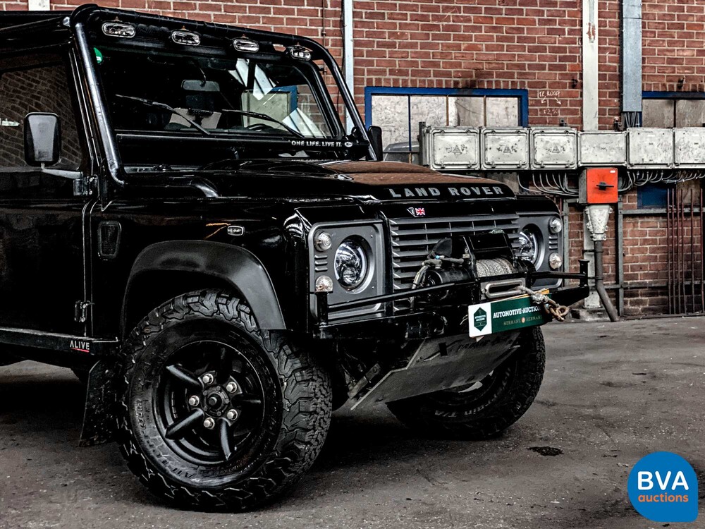 Land Rover Defender 110 2.4 TD SE 2010, 9-VRL-74