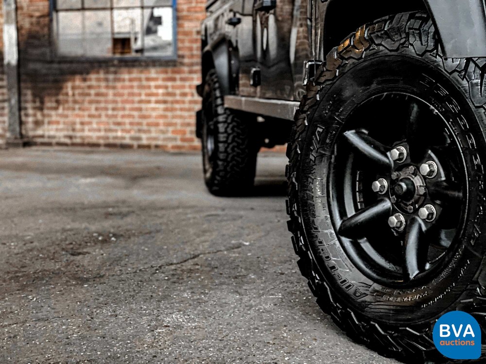 Land Rover Defender 110 2.4 TD SE 2010, 9-VRL-74