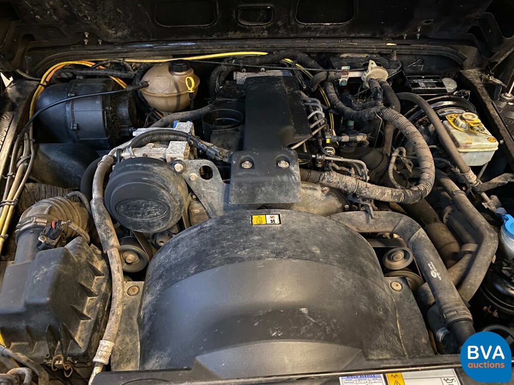 Land Rover Defender 110 2.4 TD SE 2010, 9-VRL-74