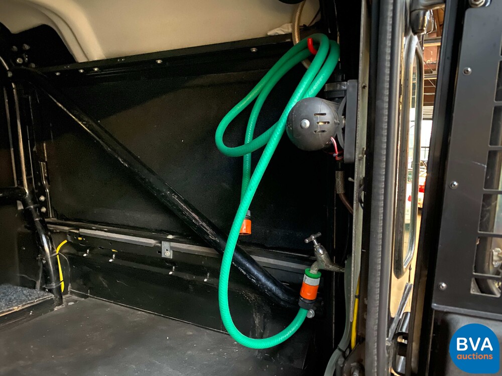 Land Rover Defender 110 2.4 TD SE 2010, 9-VRL-74