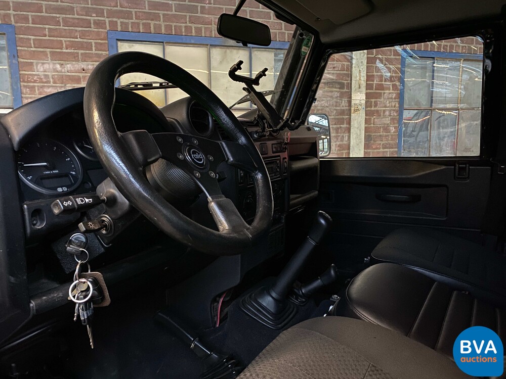 Land Rover Defender 110 2.4 TD SE 2010, 9-VRL-74