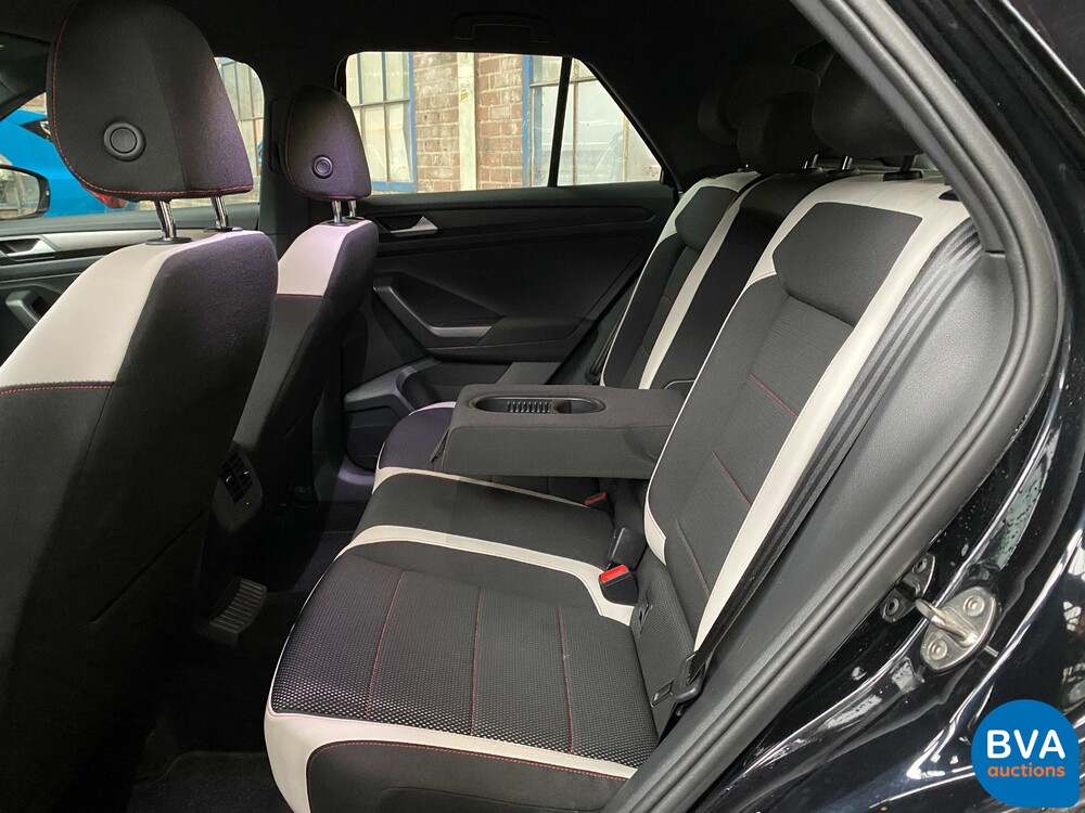 Volkswagen T-Roc 1.5 TSI Sport 150pk 2019, XJ-202-X