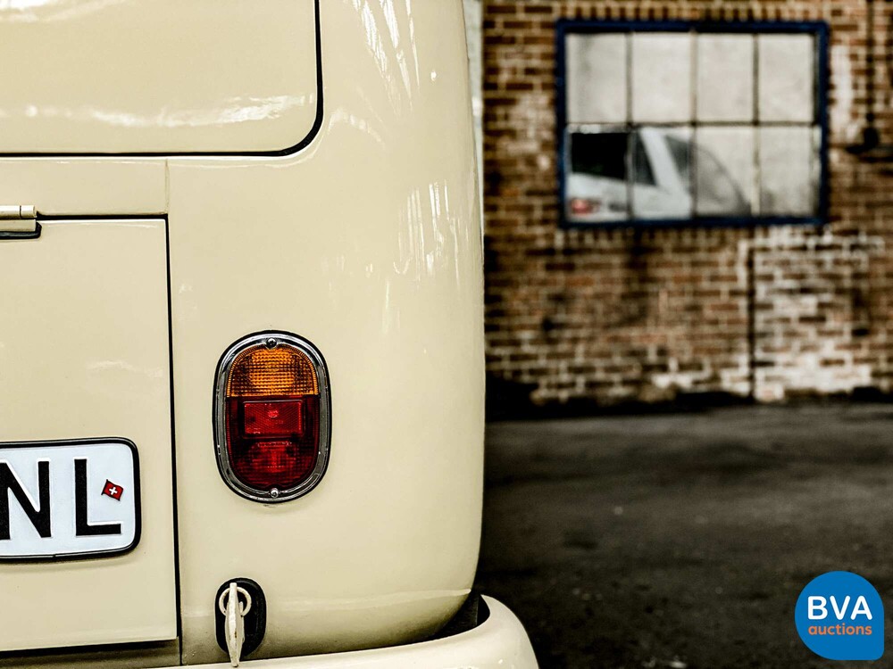 Volkswagen T1 Ambulance Transporter 1965, BE-02-41