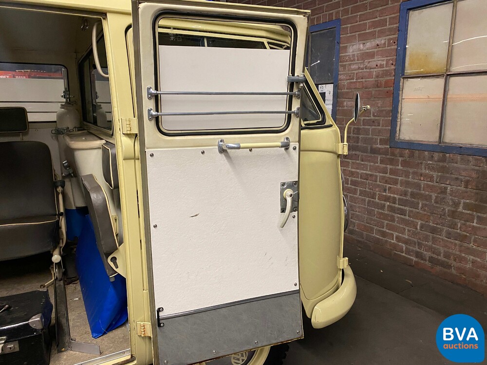 Volkswagen T1 Ambulance Transporter 1965, BE-02-41