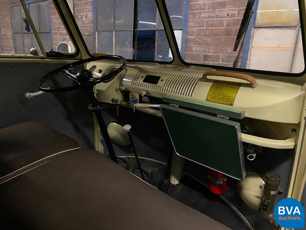 Volkswagen T1 Ambulance Transporter 1965, BE-02-41