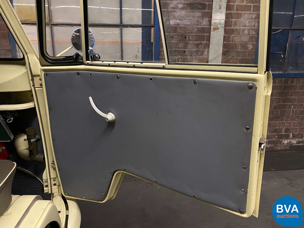 Volkswagen T1 Ambulance Transporter 1965, BE-02-41