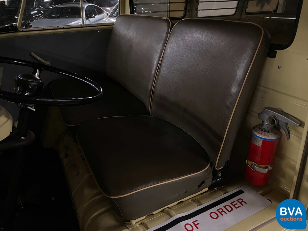 Volkswagen T1 Ambulance Transporter 1965, BE-02-41