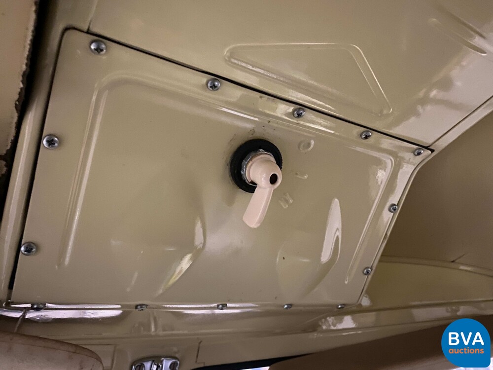 Volkswagen T1 Ambulance Transporter 1965, BE-02-41