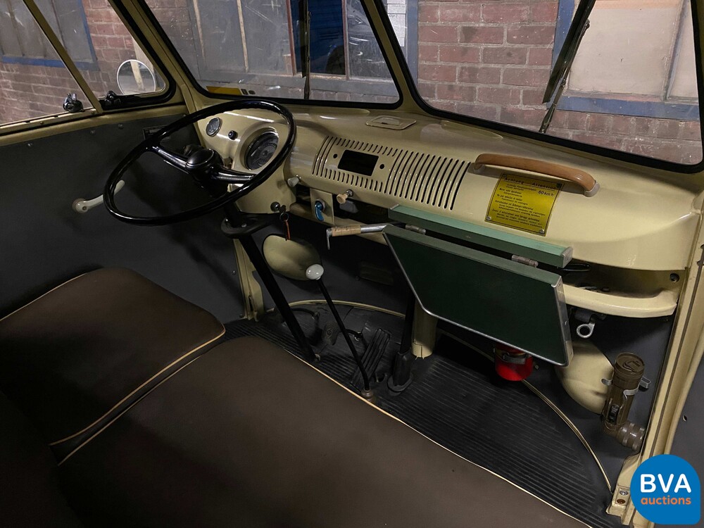 Volkswagen T1 Ambulance Transporter 1965, BE-02-41