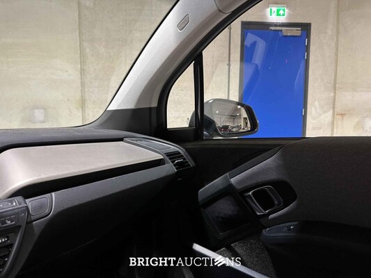 BMW i3 S Executive Edition 120Ah 42 kWh 184pk 2019 (Origineel-NL), ZP-062-Z