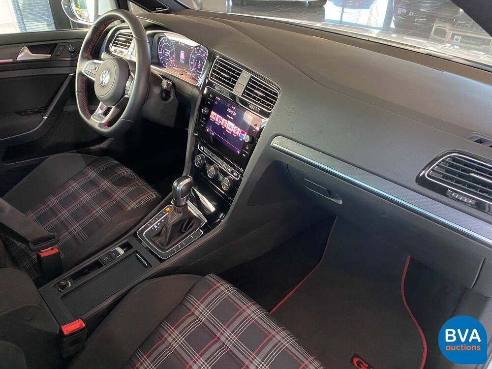 Volkswagen Golf GTI 2.0 TSI Performance 245hp 2020 FACELIFT, K-876-HF.