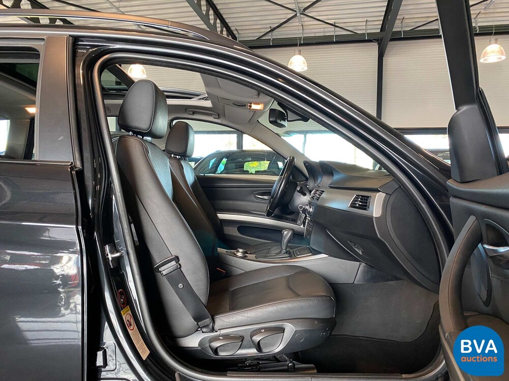 BMW 320i Executive 3-series Touring 170hp 2008, 39-JFR-9.
