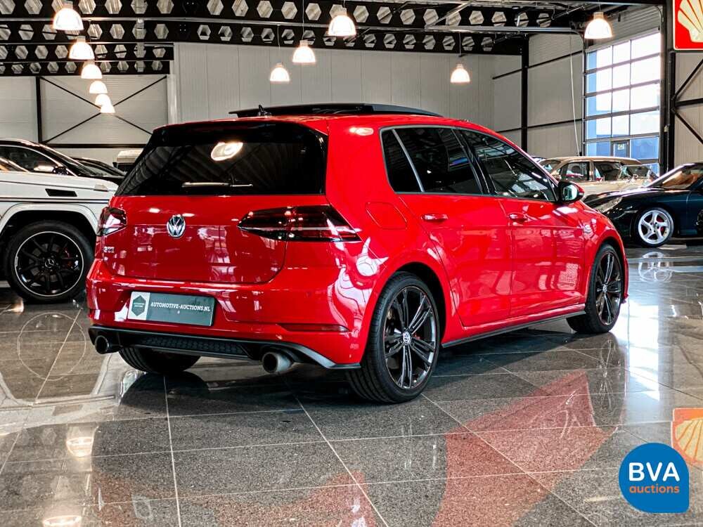 Volkswagen Golf GTI Performance 2.0 TSI FACELIFT 245pk 2017, NL registration.