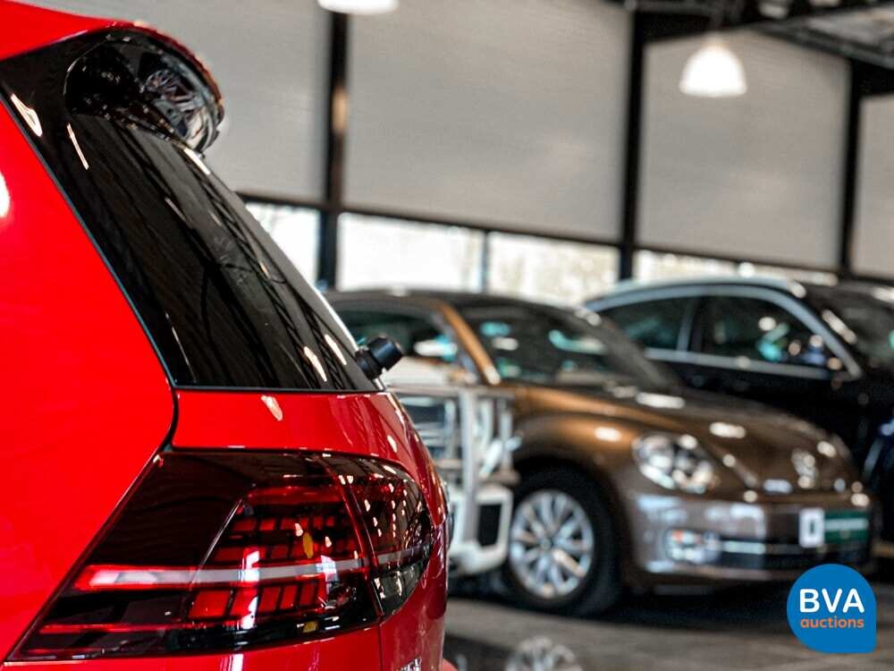 Volkswagen Golf GTI Performance 2.0 TSI FACELIFT 245pk 2017, NL registration.