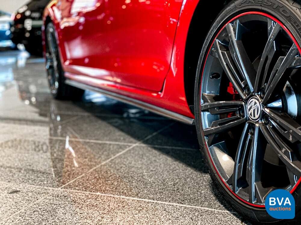 Volkswagen Golf GTI Performance 2.0 TSI FACELIFT 245pk 2017, NL registration.