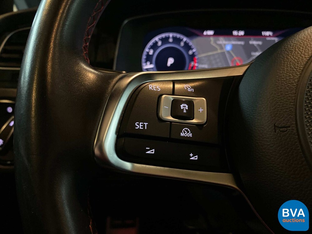 Volkswagen Golf GTI Performance 2.0 TSI FACELIFT 245pk 2017, NL registration.