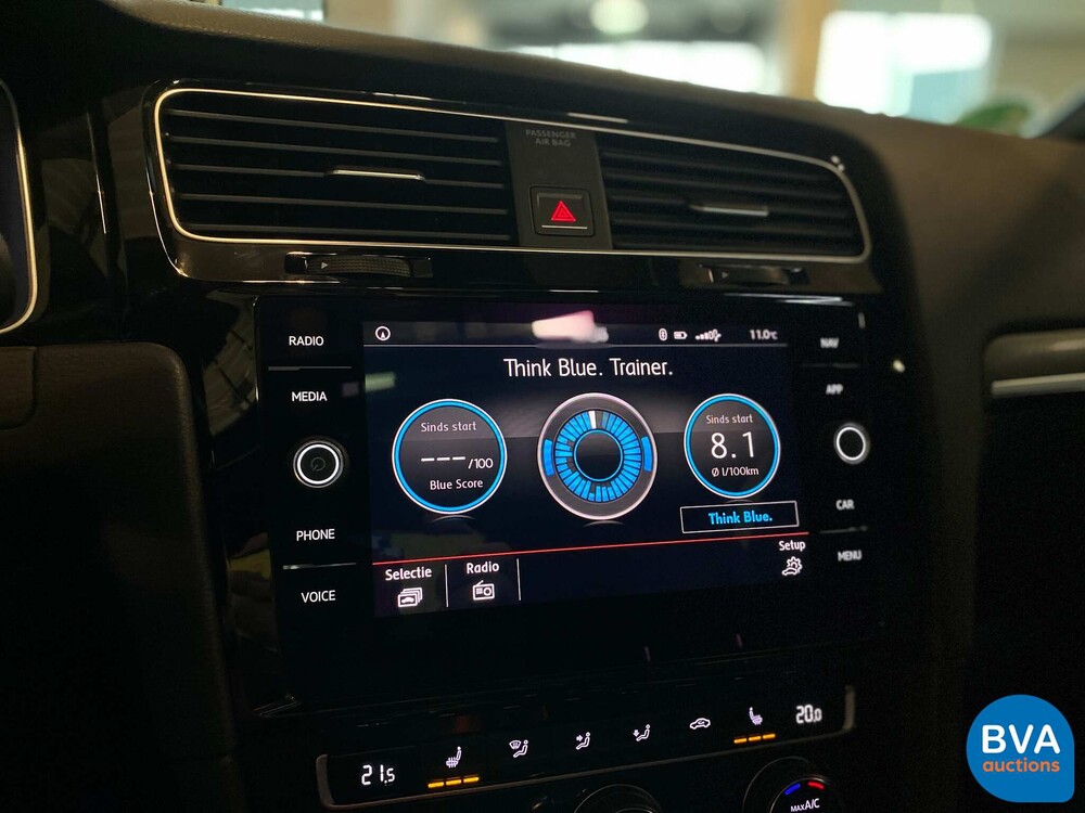 Volkswagen Golf GTI Performance 2.0 TSI FACELIFT 245pk 2017, NL registration.