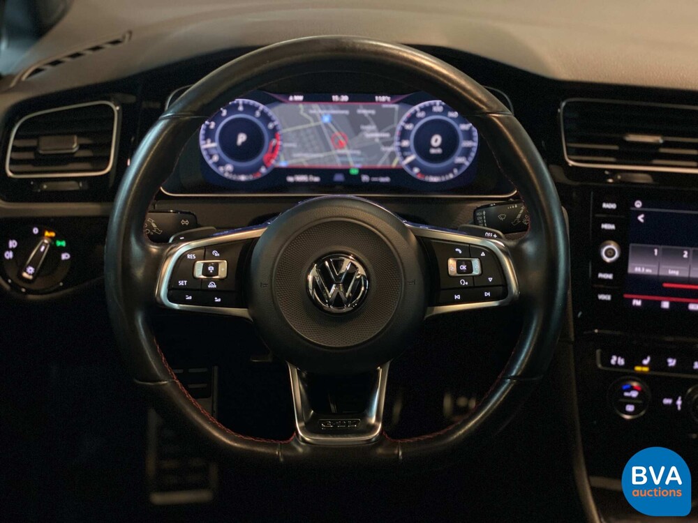 Volkswagen Golf GTI Performance 2.0 TSI FACELIFT 245pk 2017, NL registration.