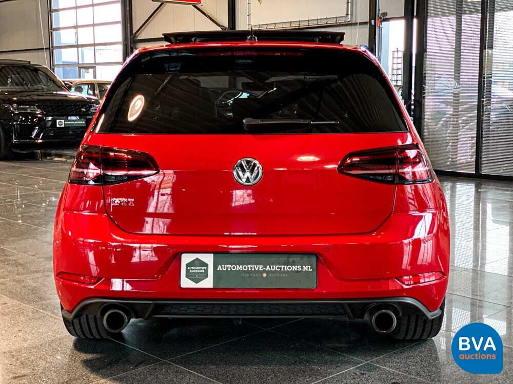Volkswagen Golf GTI Performance 2.0 TSI FACELIFT 245pk 2017, NL registration.