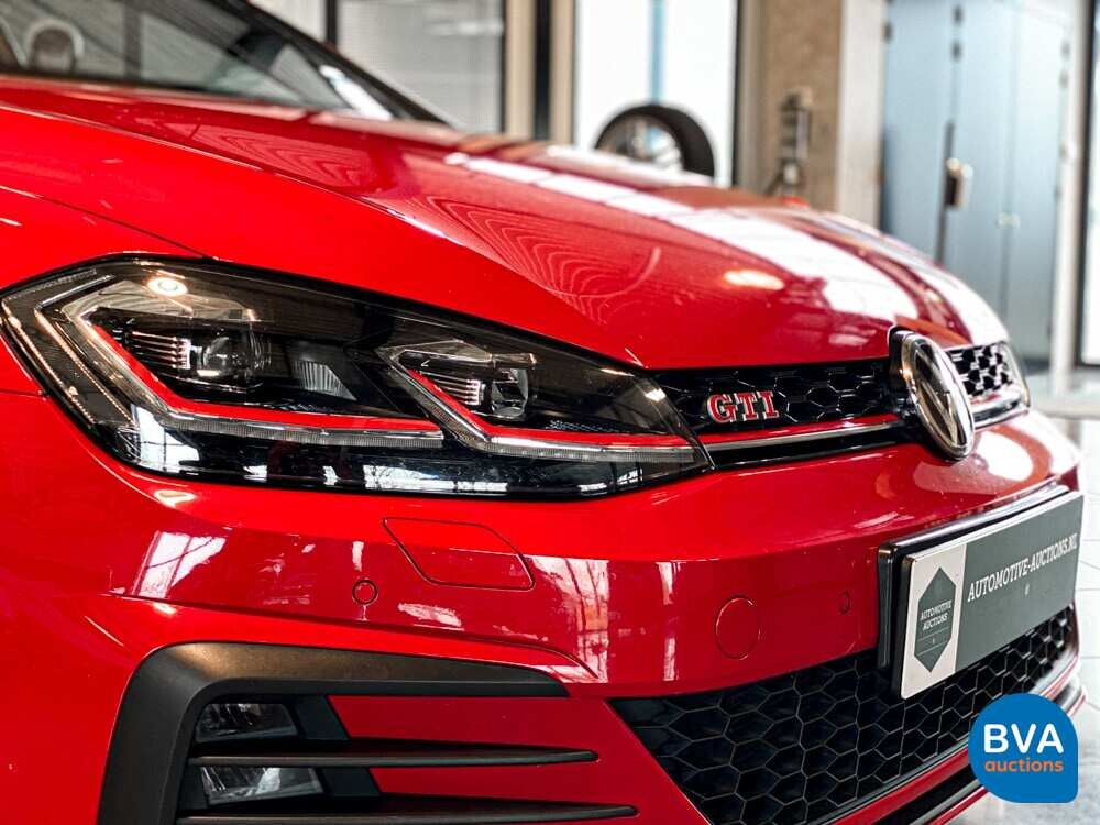 Volkswagen Golf GTI Performance 2.0 TSI FACELIFT 245pk 2017, NL registration.