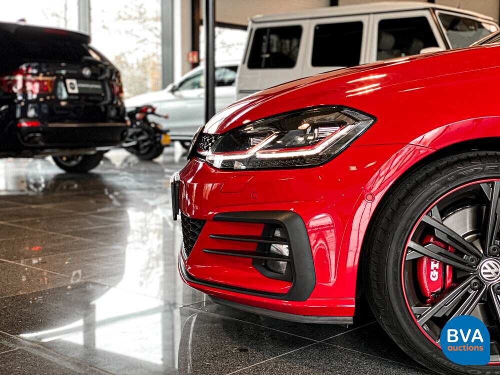 Volkswagen Golf GTI Performance 2.0 TSI FACELIFT 245pk 2017, NL registration.