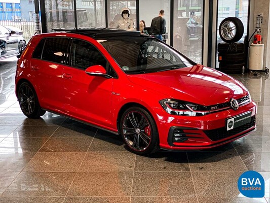 Volkswagen Golf GTI Performance 2.0 TSI FACELIFT 245pk 2017, NL registration.