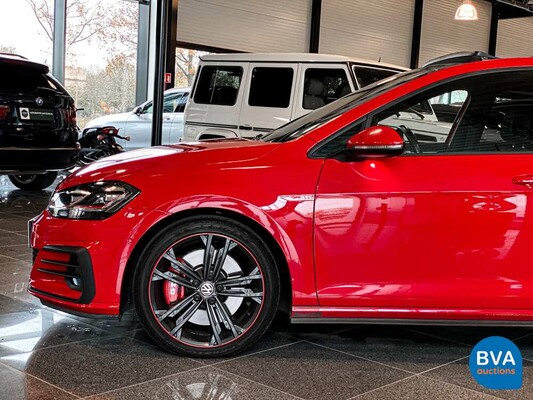 Volkswagen Golf GTI Performance 2.0 TSI FACELIFT 245pk 2017, NL registration.