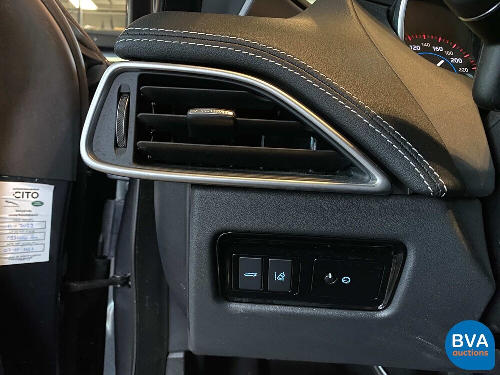 Jaguar XE 2.0D R-Sport Portfolio 163pk 2018 -Org NL-, RP-369-X.