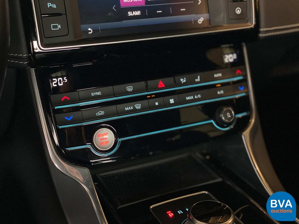 Jaguar XE 2.0D R-Sport Portfolio 163pk 2018 -Org NL-, RP-369-X.