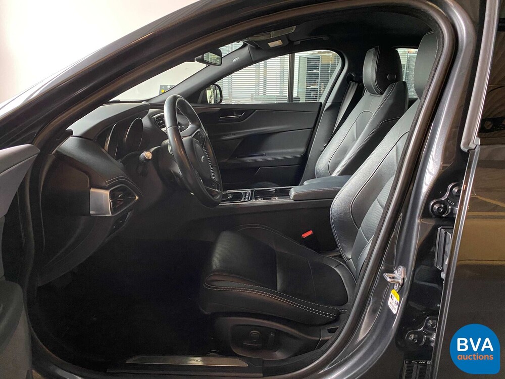 Jaguar XE 2.0D R-Sport Portfolio 163pk 2018 -Org NL-, RP-369-X.