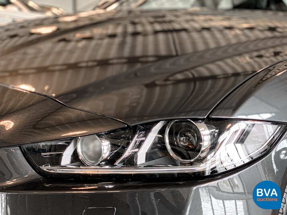 Jaguar XE 2.0D R-Sport Portfolio 163pk 2018 -Org NL-, RP-369-X.