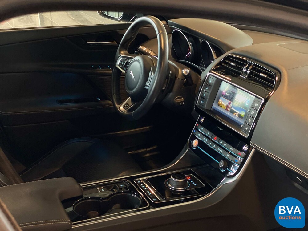 Jaguar XE 2.0D R-Sport Portfolio 163pk 2018 -Org NL-, RP-369-X.