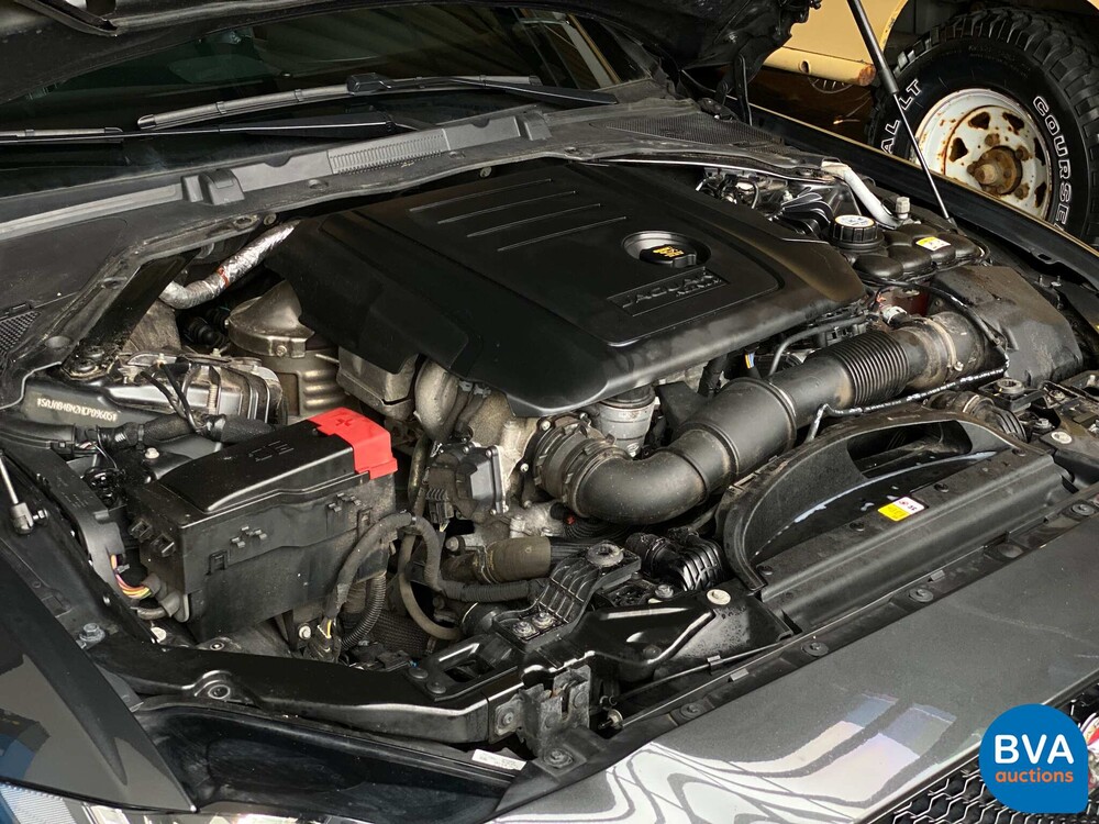 Jaguar XE 2.0D R-Sport Portfolio 163pk 2018 -Org NL-, RP-369-X.