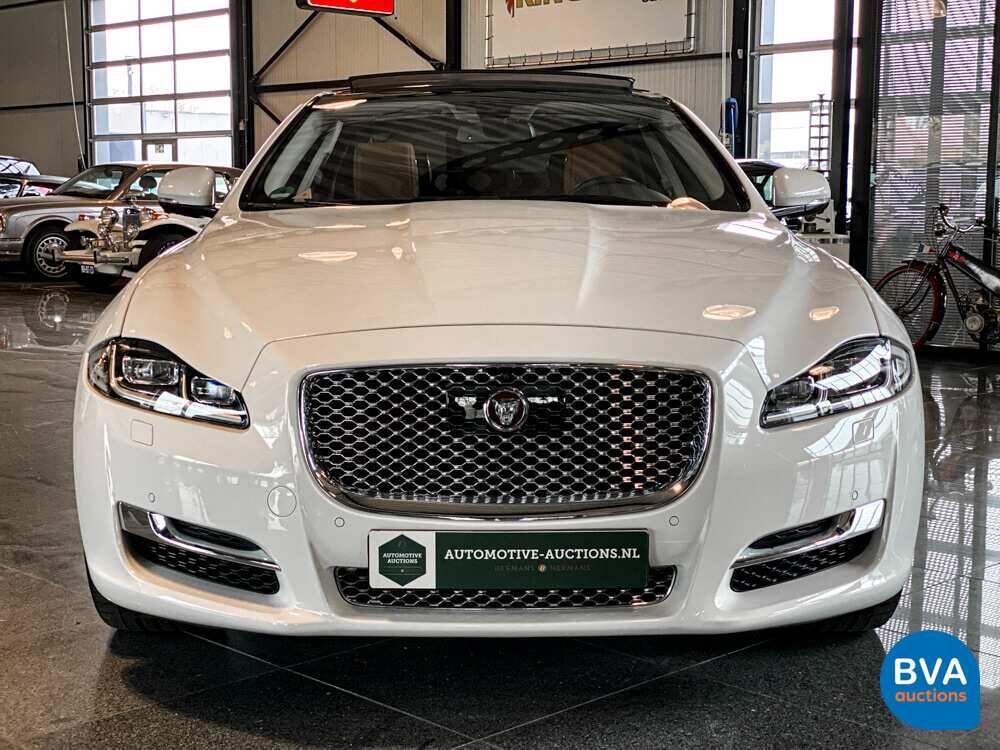 Jaguar XJ 3.0 D Premium Luxury 300hp 2018 Facelift, TD-898-B.