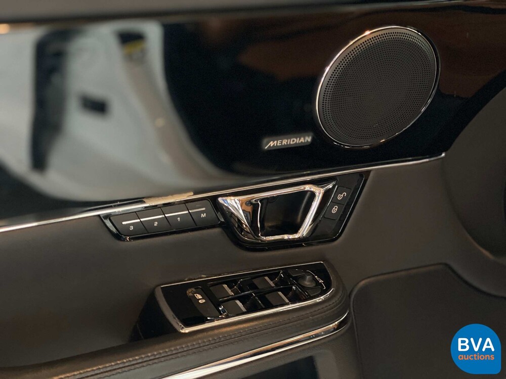 Jaguar XJ 3.0 D Premium Luxury 300hp 2018 Facelift, TD-898-B.